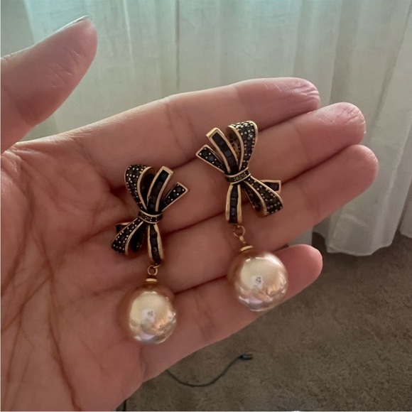 Nordstrom faux pearl fashion earrings - Picture 1 of 3